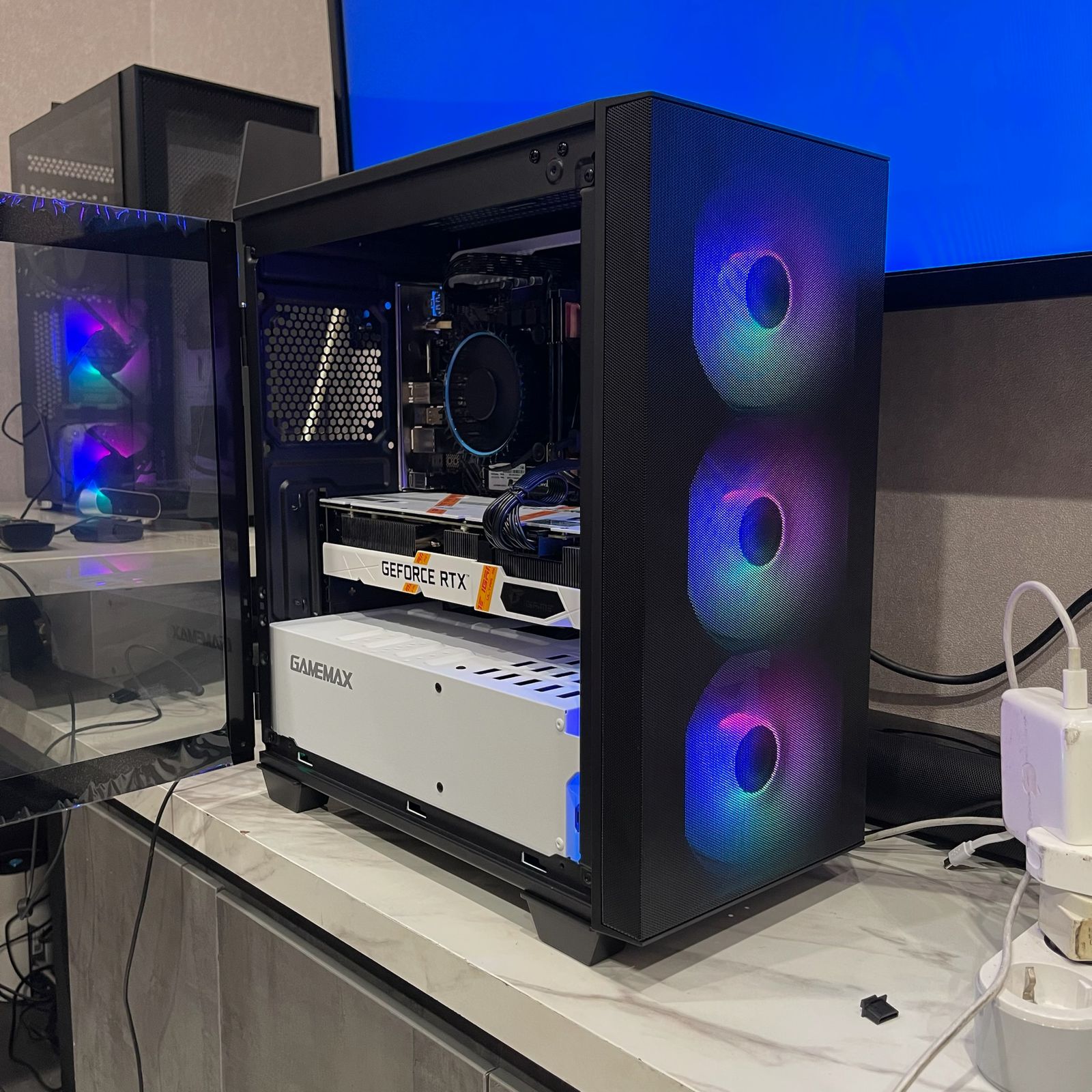 PC PC Gaming RTX 5060 DDR5 dengan spesifikasi RTX 5060 dan Intel Core i5-14400F